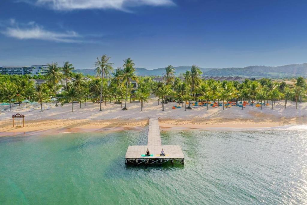 Marina Resort Waterfront Minh Phu Quoc Beach Swimming Pool Exterior foto