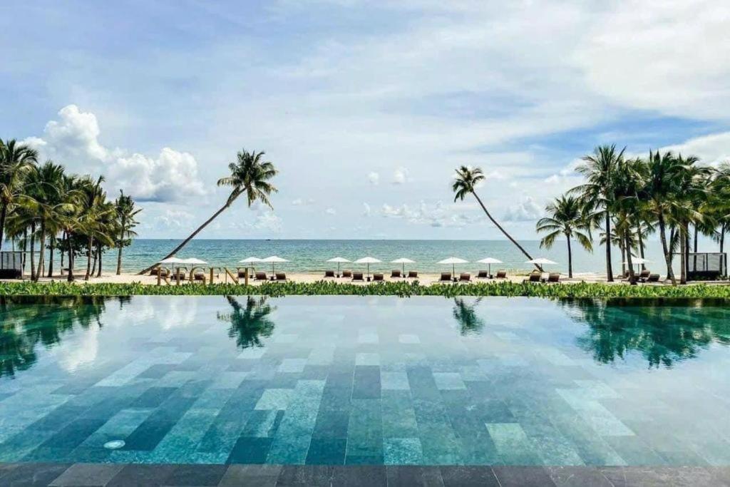 Marina Resort Waterfront Minh Phu Quoc Beach Swimming Pool Exterior foto